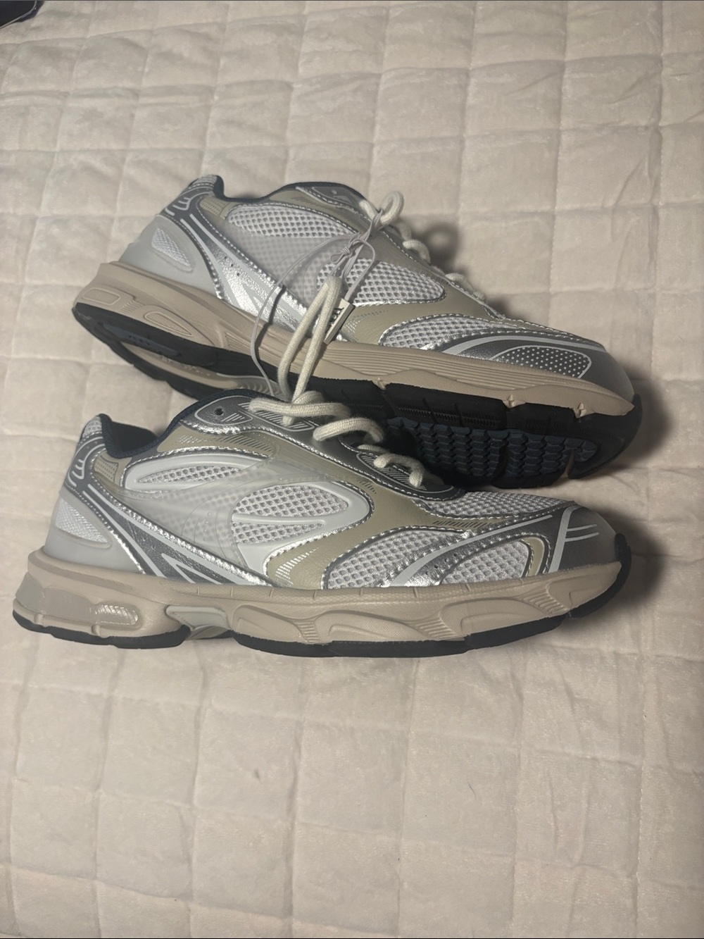 Boys Lightweight Running Sneakers in White and Gray